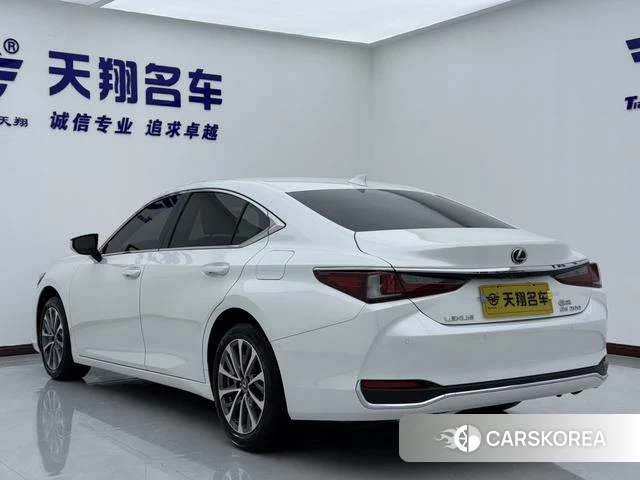 Lexus ES id 4297972 из Китая 14