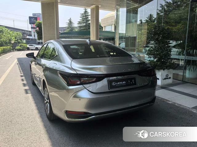 Lexus ES id 3968876 из Китая 8