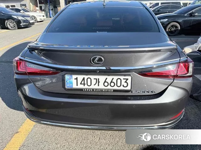 Lexus ES300h 7th generation 2024 Серый из Кореи, фото 5