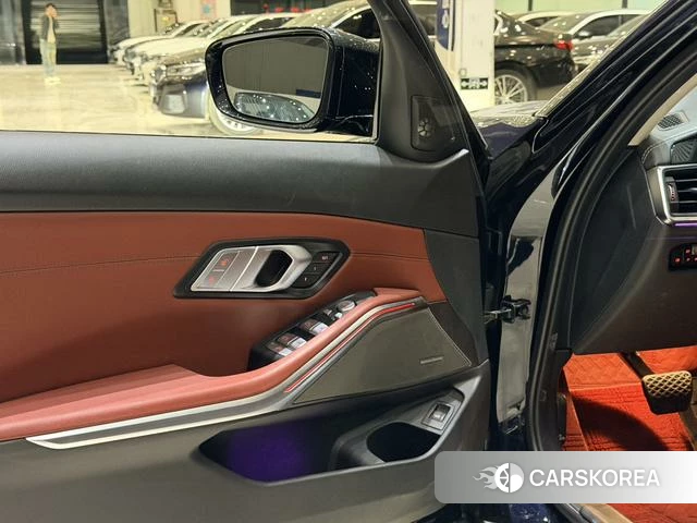 BMW 3 series id 4240729 из Китая 15