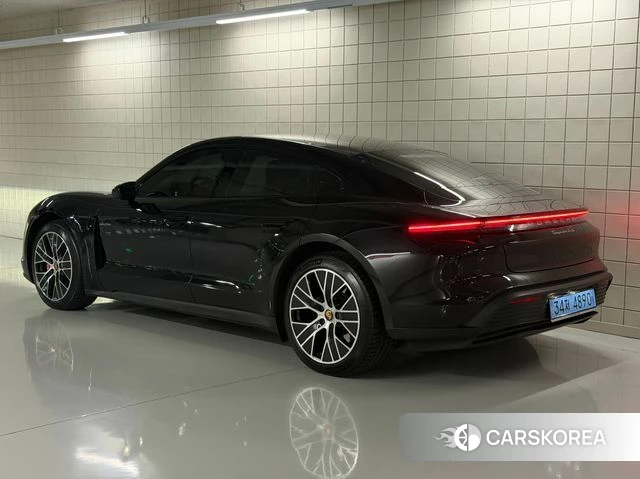 Porsche Taycan id 4482262 из Кореи 11