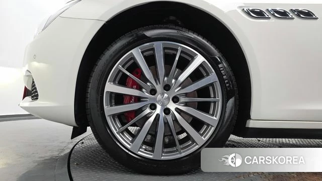 Maserati Quattroporte id 4285265 из Кореи 28
