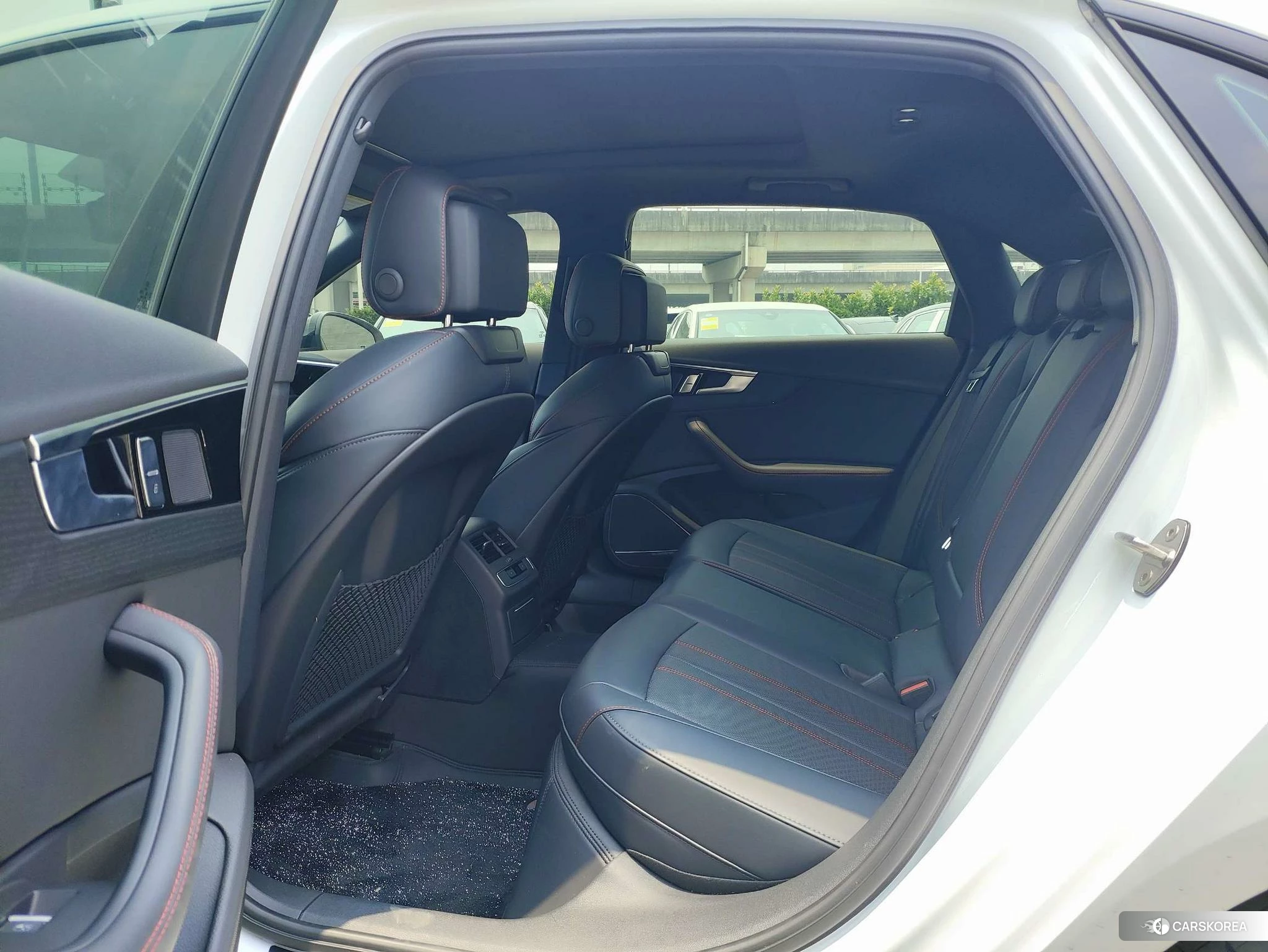 Audi A4L id 4512636 из Китая 8