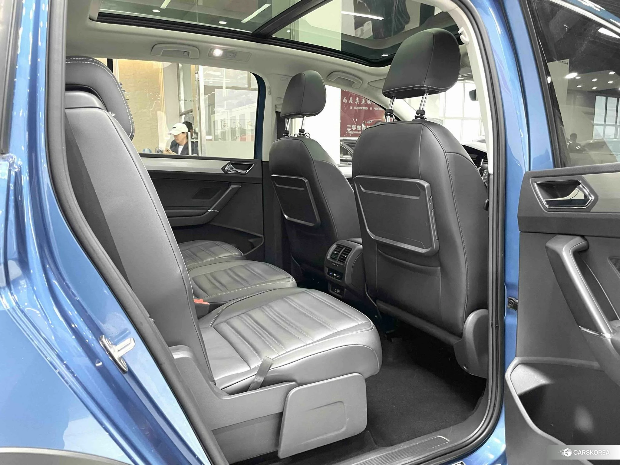 Volkswagen Touran L id 4461728 из Китая 14