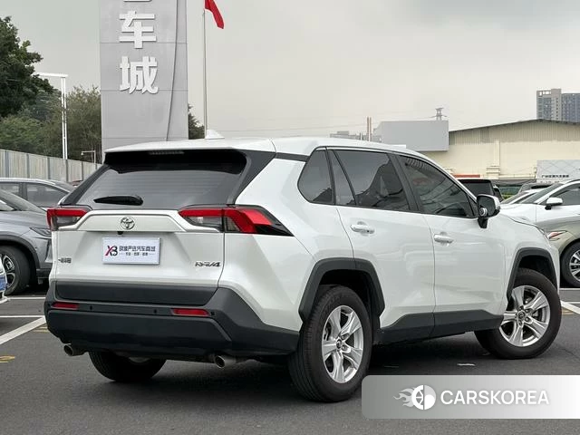 Toyota RAV4 Rongfang 2025 Белый из Китая, фото 4