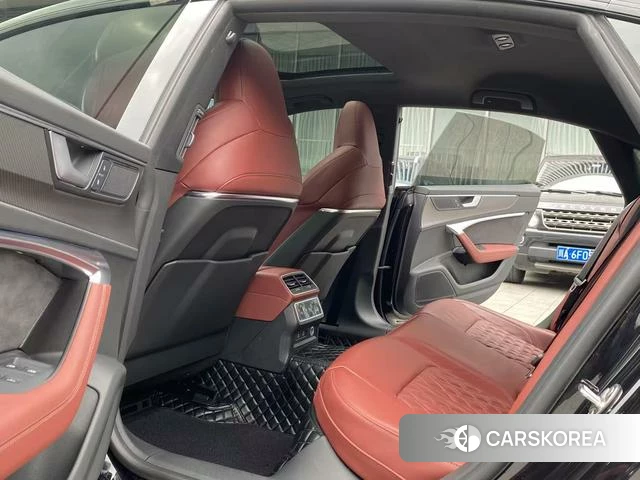 Audi A7L id 4290392 из Китая 10