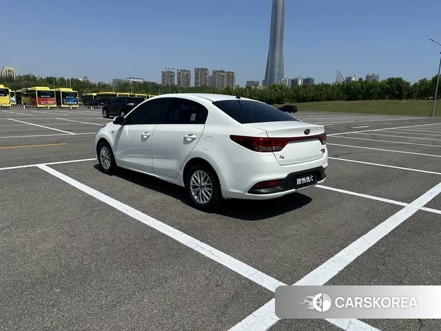 Kia K2 2021 Белый из Китая, фото 4