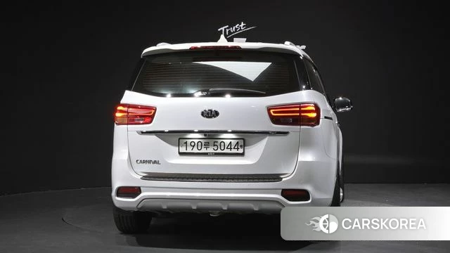 Kia The New Carnival id 4785886 из Кореи 14