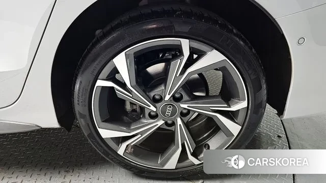 Audi A3 (8Y) id 3757820 из Кореи 14