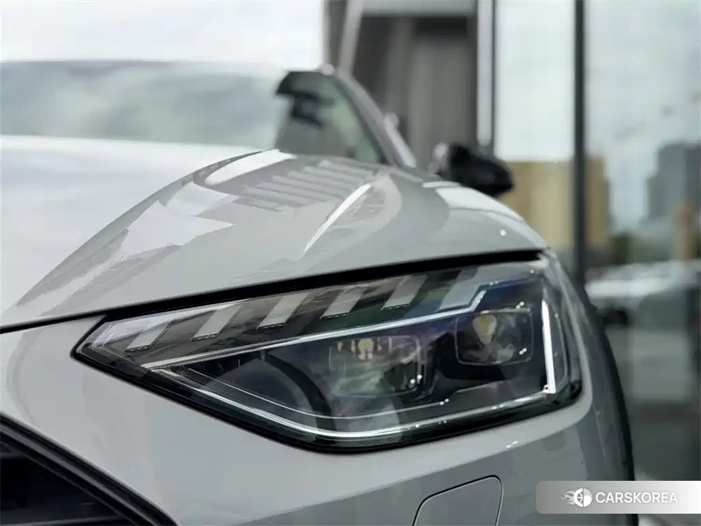 Audi A4L id 4654419 из Китая 8