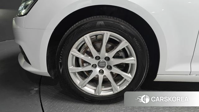 Audi A4 (B9) id 4356476 из Кореи 24