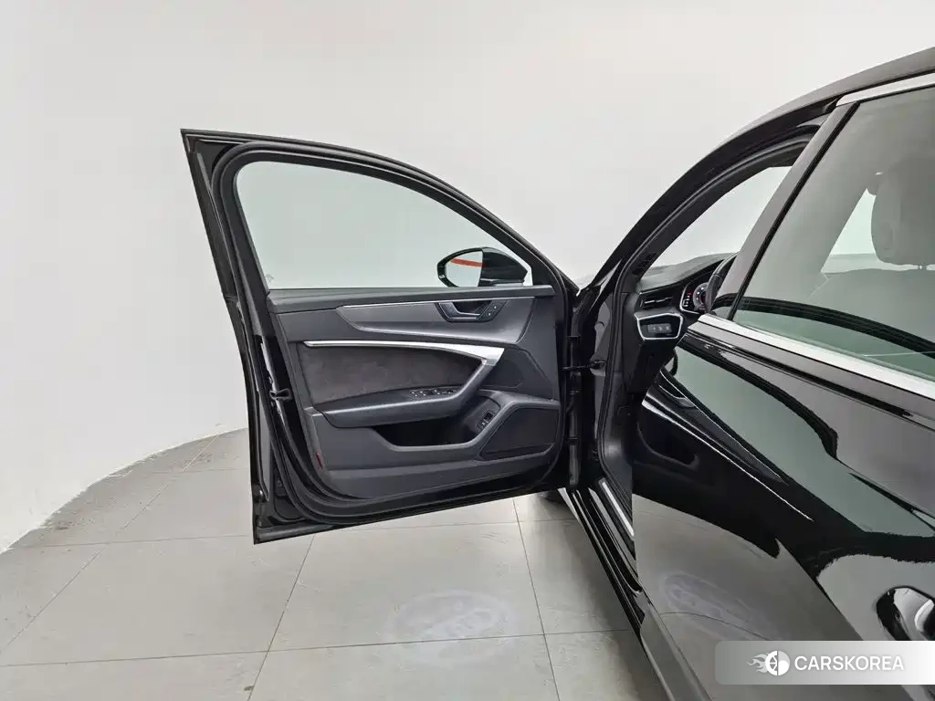 Audi A6L id 4576656 из Китая 18