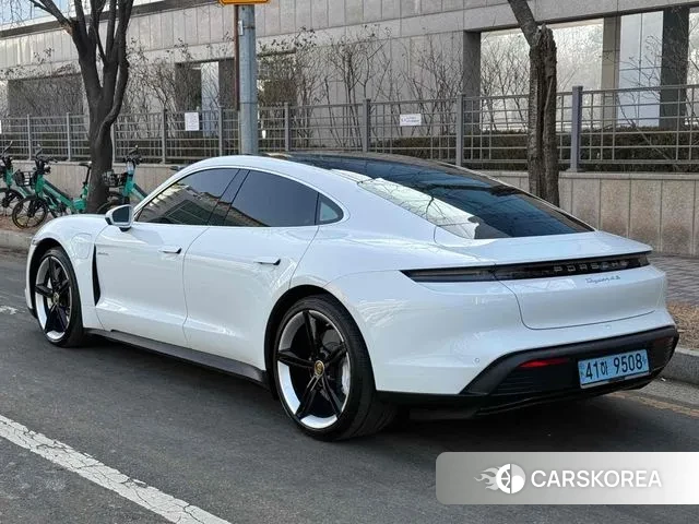 Porsche Taycan id 3596311 из Кореи 14