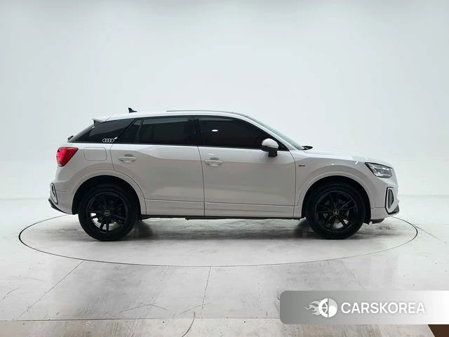 Audi Q2L id 4348396 из Китая 18