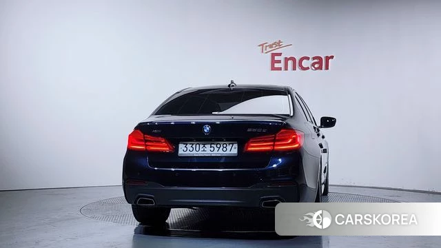 BMW 5 Series (G30) id 3879282 из Кореи 14