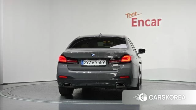 BMW 5 Series (G30) id 3871696 из Кореи 14