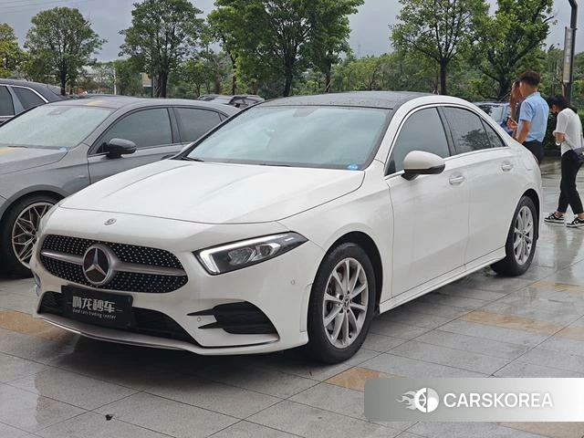 Mercedes-Benz Class A 2023 Белый из Китая, фото 4