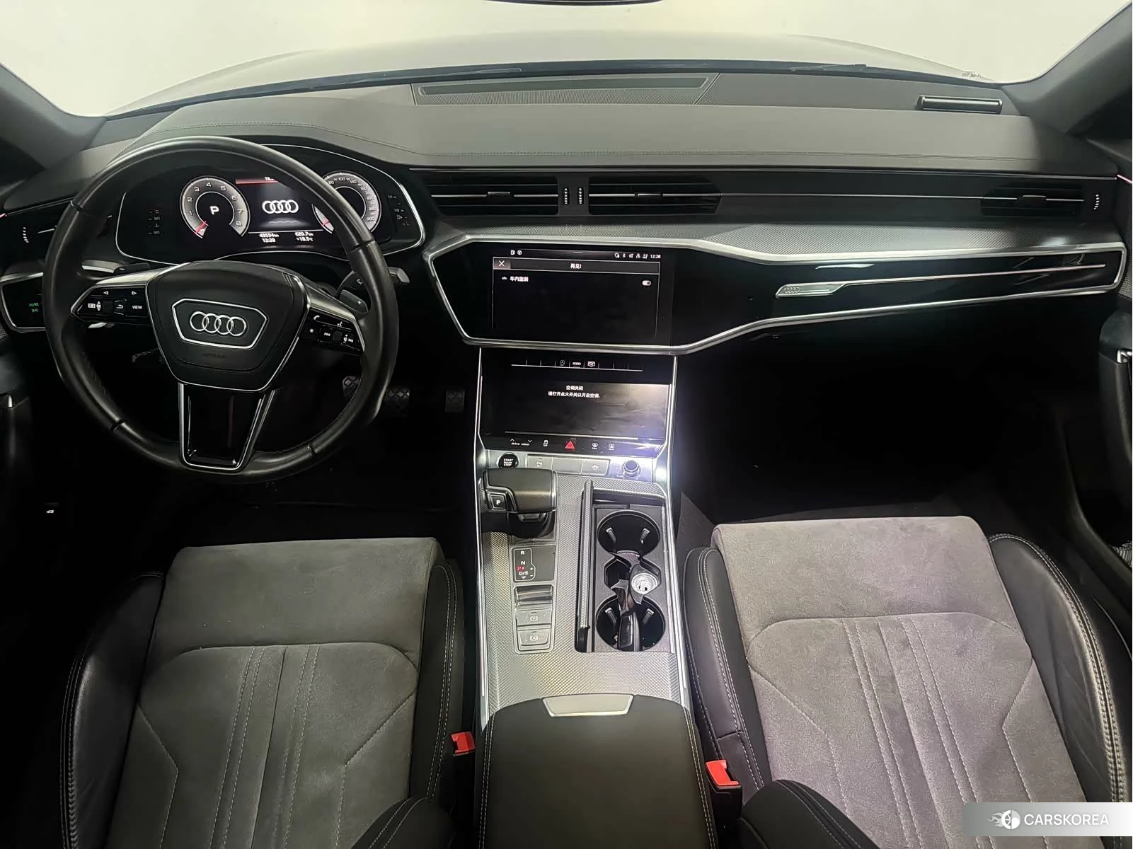Audi A6L 2021 Темно-серый из Китая, фото 5