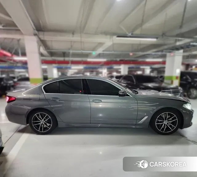 BMW 5 Series (G30) id 3428360 из Кореи 7