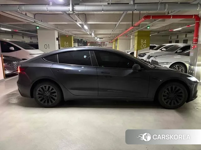 Tesla Model 3 2025 Серый из Кореи, фото 6