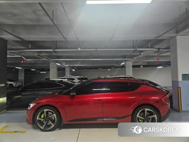Kia EV6 2023 Красный из Кореи, фото 4