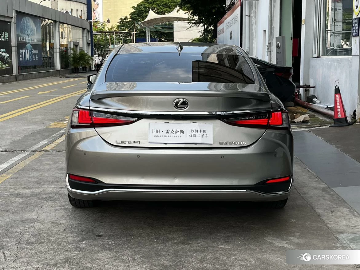 Lexus ES id 4474015 из Китая 22