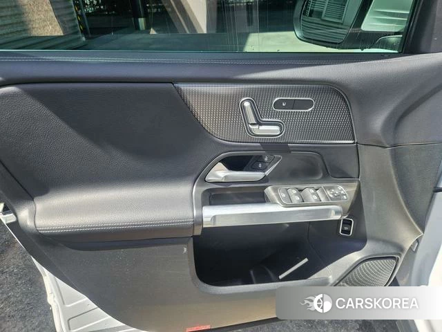 Mercedes-Benz GLB id 4297867 из Китая 11