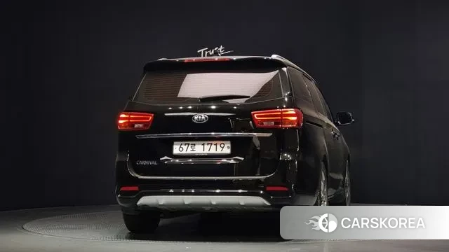 Kia The New Carnival id 2995637 из Кореи 14