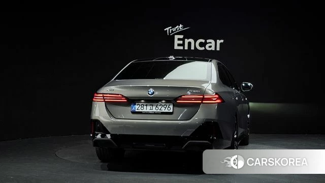 BMW 5 Series (G60) id 4177402 из Кореи 14