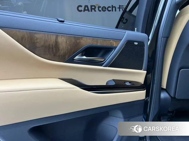 Lexus LX id 4263375 из Китая 22