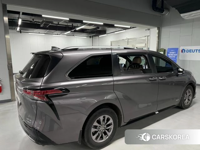 Toyota Sienna 4th Generation 2021 Серый из Кореи, фото 4