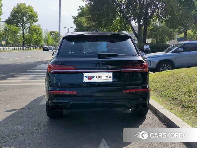 Audi Q7 2024 Черный из Китая, фото 4