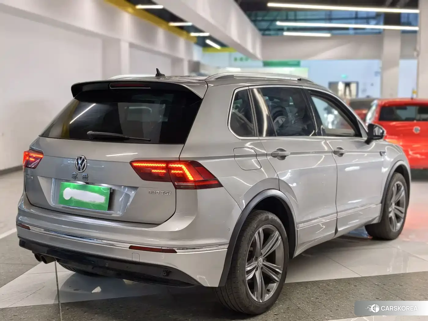 Volkswagen Tiguan L id 4607175 из Китая 9