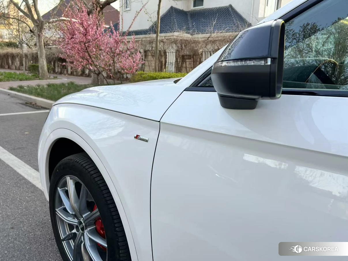Audi Q5L id 4426657 из Китая 16