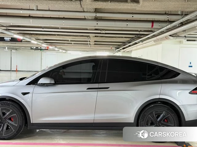 Tesla Model X 2026 Светло-серебряный цвет из Кореи, фото 4