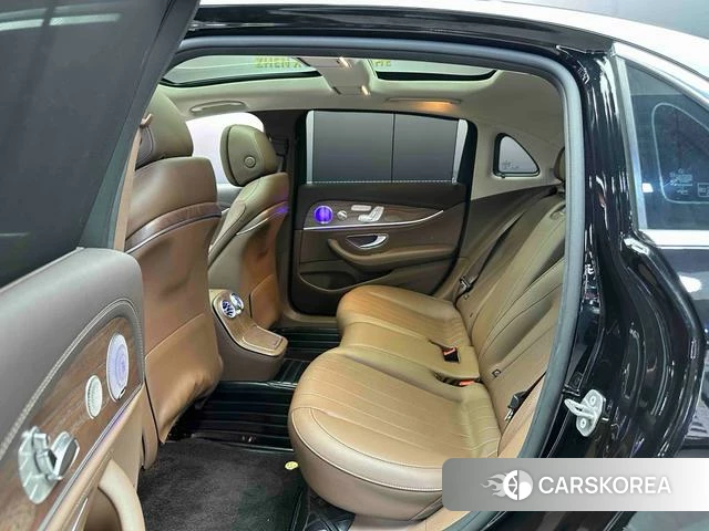 Mercedes-Benz E-class 2023 Черный из Китая, фото 4