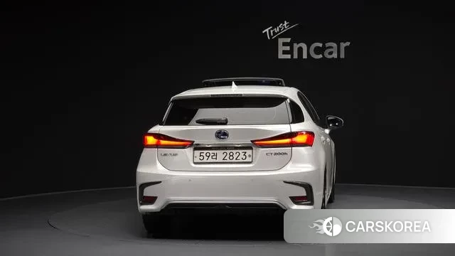 Lexus CT200h id 3748513 из Кореи 14