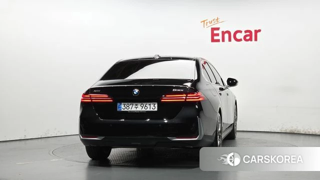 BMW 5 Series (G60) id 4532946 из Кореи 14