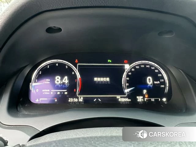 Toyota Camry 2021 Серебристо-серый из Китая, фото 4