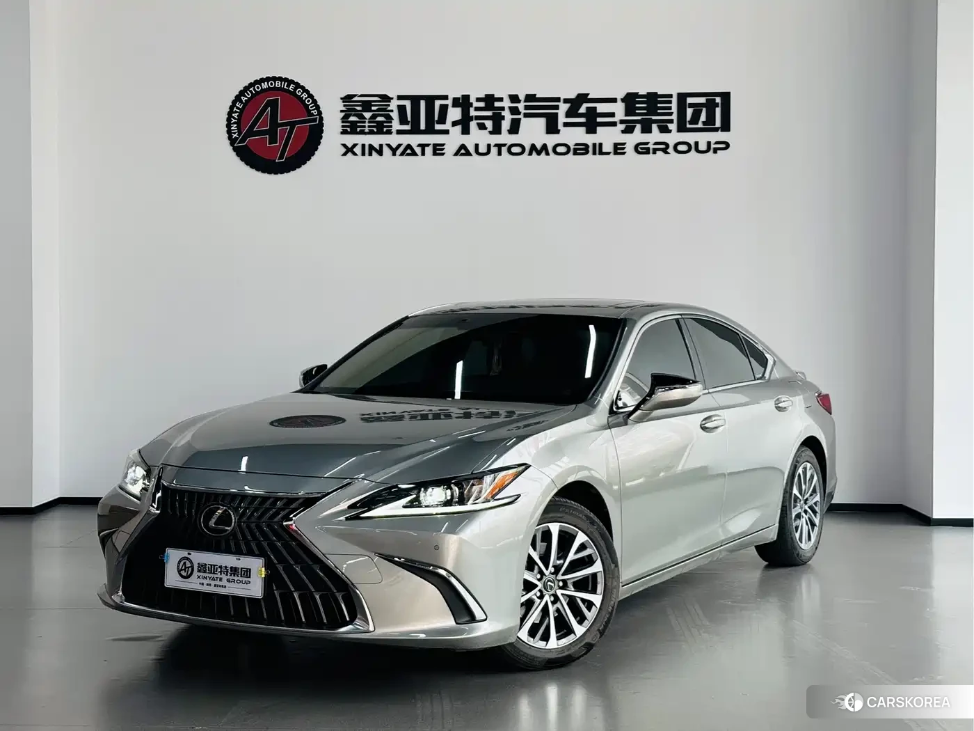 Lexus ES id 4515466 из Китая 18