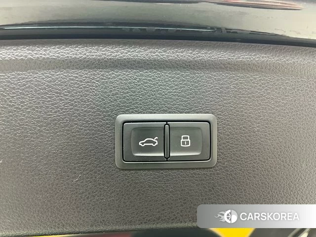 Audi Q5L id 4259197 из Китая 23