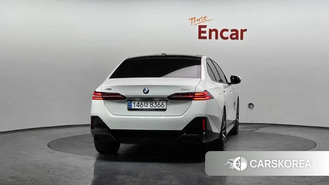 BMW 5 Series (G60) id 3786396 из Кореи 14