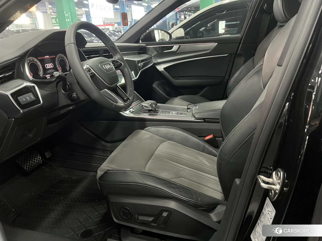 Audi A6L id 4441179 из Китая 13