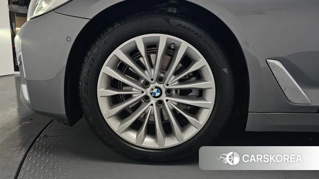 BMW 5 Series (G30) id 3953475 из Кореи 14