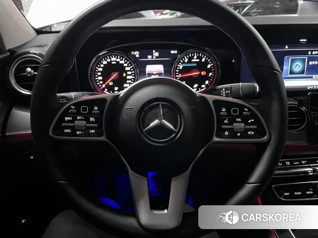 Mercedes-Benz E-Class W213 2018 Белый из Кореи, фото 4