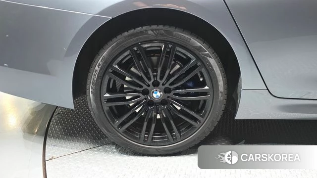 BMW 5 Series (G30) id 3845407 из Кореи 14