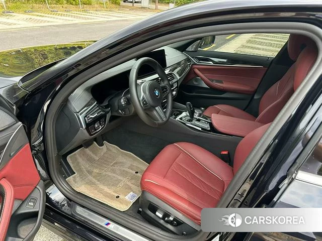 BMW 5 series 2021 Черный из Китая, фото 4