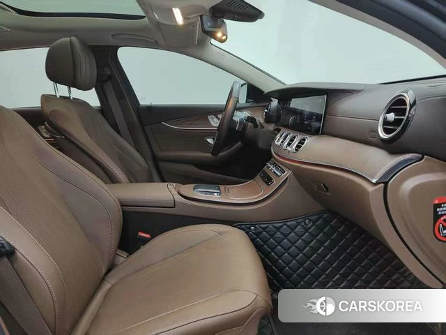 Mercedes-Benz E-class id 4238150 из Китая 16