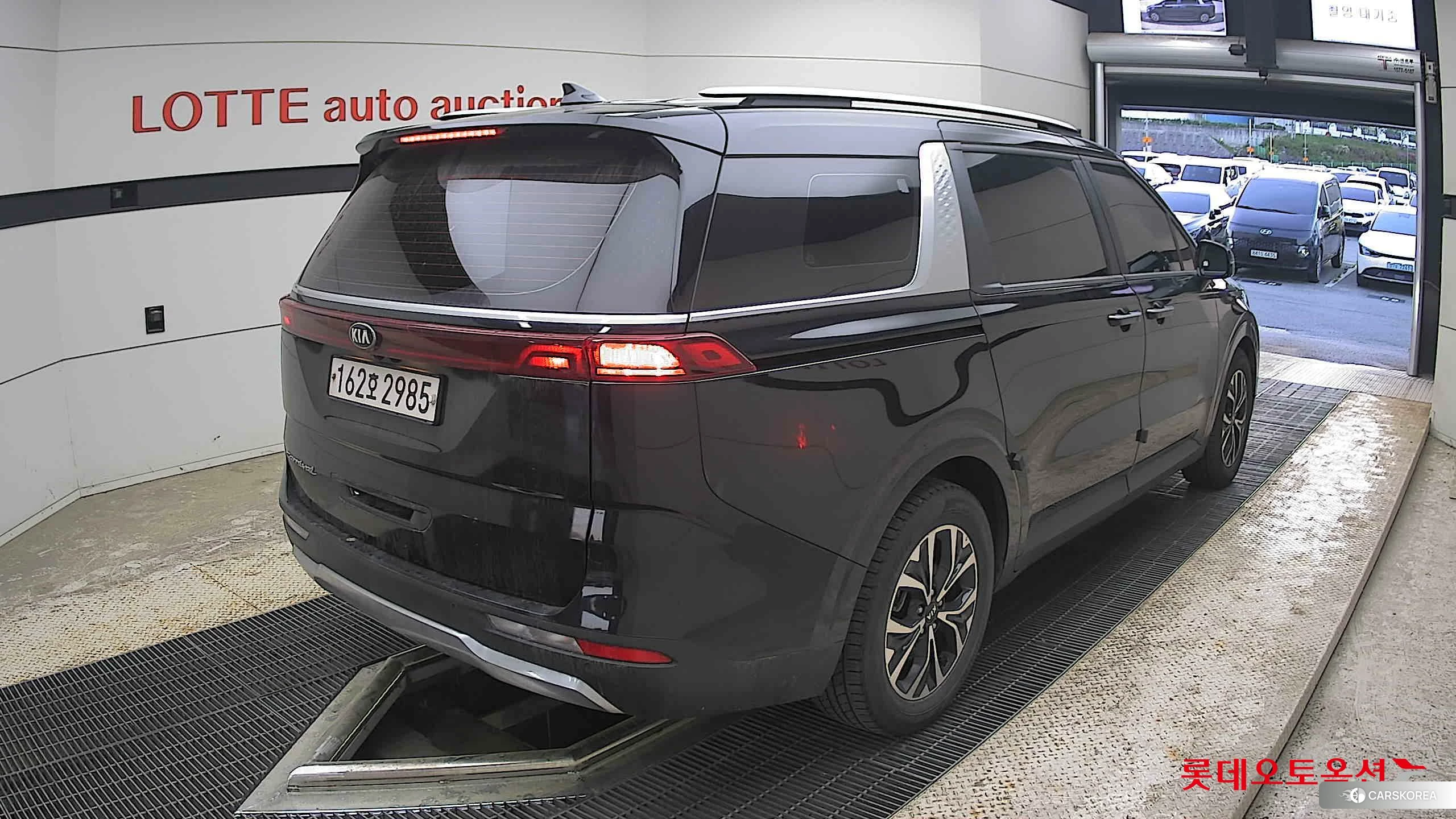 Kia Carnival id 4296930 из Кореи 32