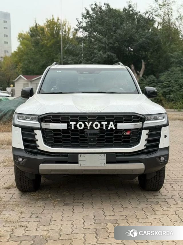Toyota Land Cruiser (imported) 2025 Белый из Китая, фото 4